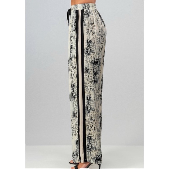 Winter Clearance Sale|Snake Print Lounge Pants - Picture 3 of 6